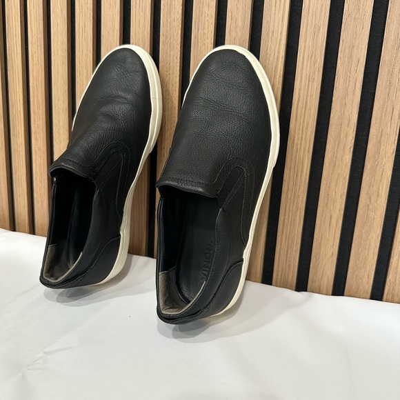 Vince Men’s Black Leather Slip-On Sneakers Size 8M main image 5